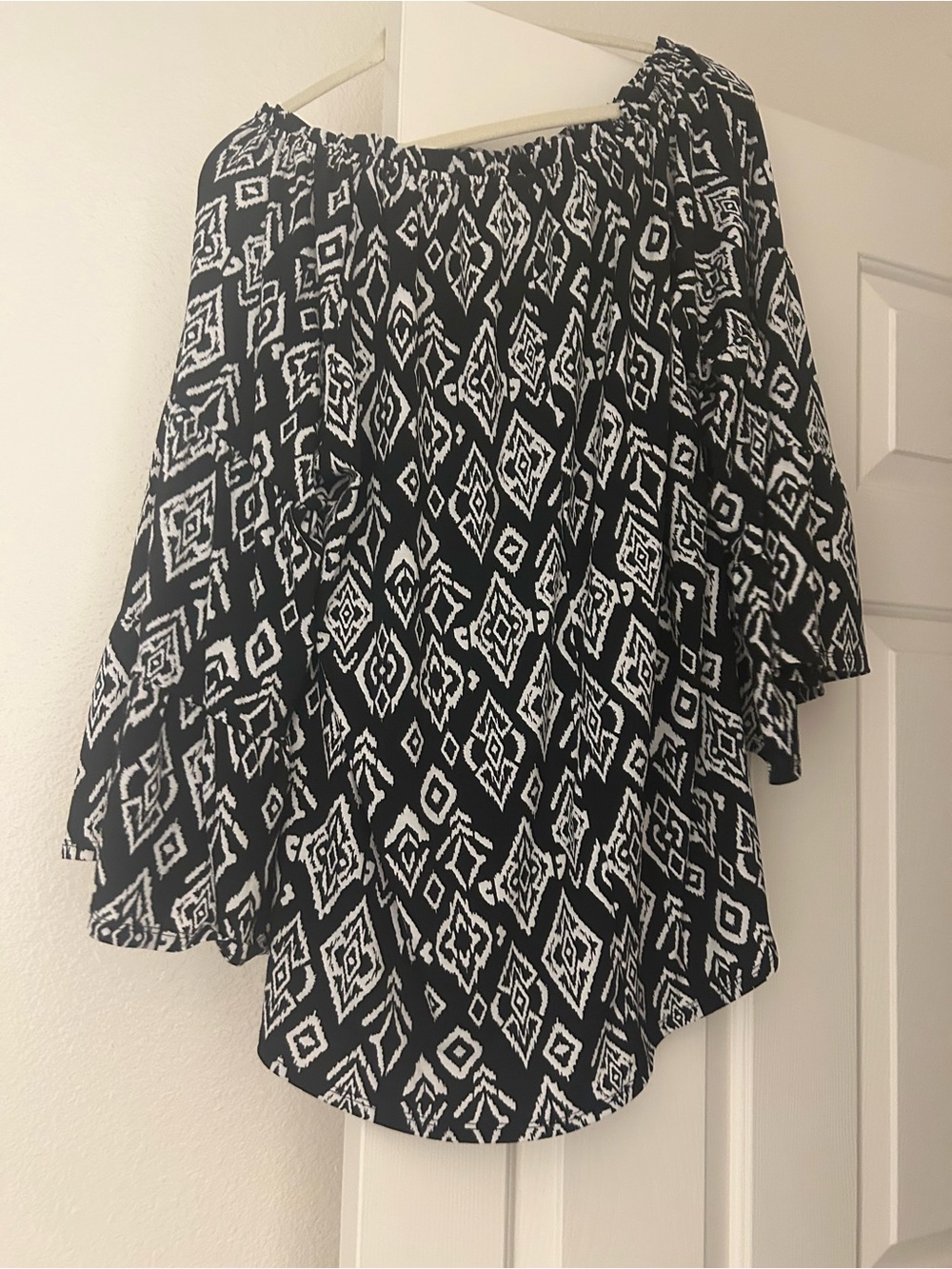 Scarlett Black & White Printed Off-Shoulder Top